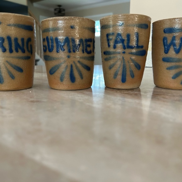 farmhouse, style cups tannish / blue print. Winter spring summer and fall. - Picture 2 of 5